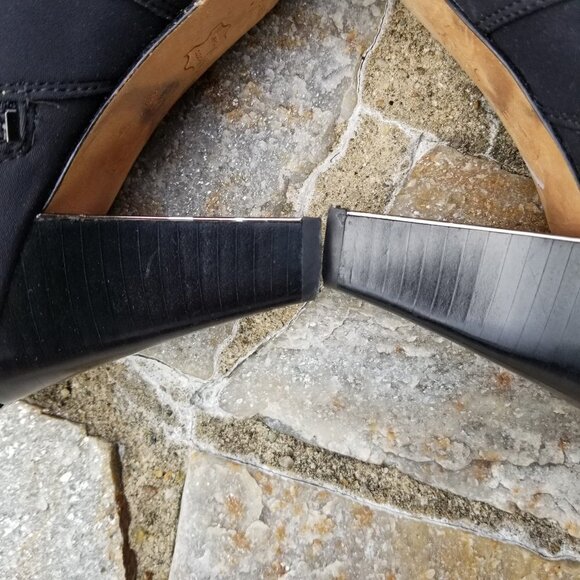 Donald J Pliner Tamy Buckle Pointed Toe Bootie 8.5 - Picture 6 of 9